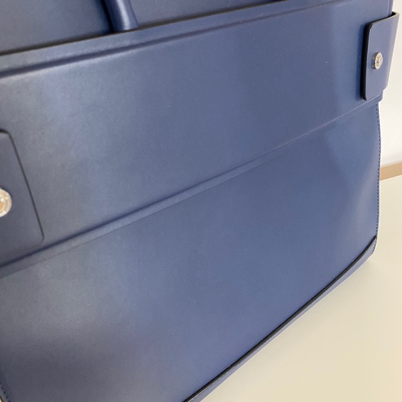 Givenchy Medium Horizon Dark Blue Mastic Bag - Picture 16 of 16